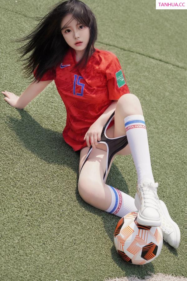   [XiuRen]高清写真图 2024.06.20 No.8733 小薯条nienie 美腿丝袜第23张图片